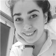 laureata in lingue con master in insegnamento offre lezioni di lingua inglese rivolte a studenti e adulti di tutte le età. Disponibilità online e nel centro di Pistoia